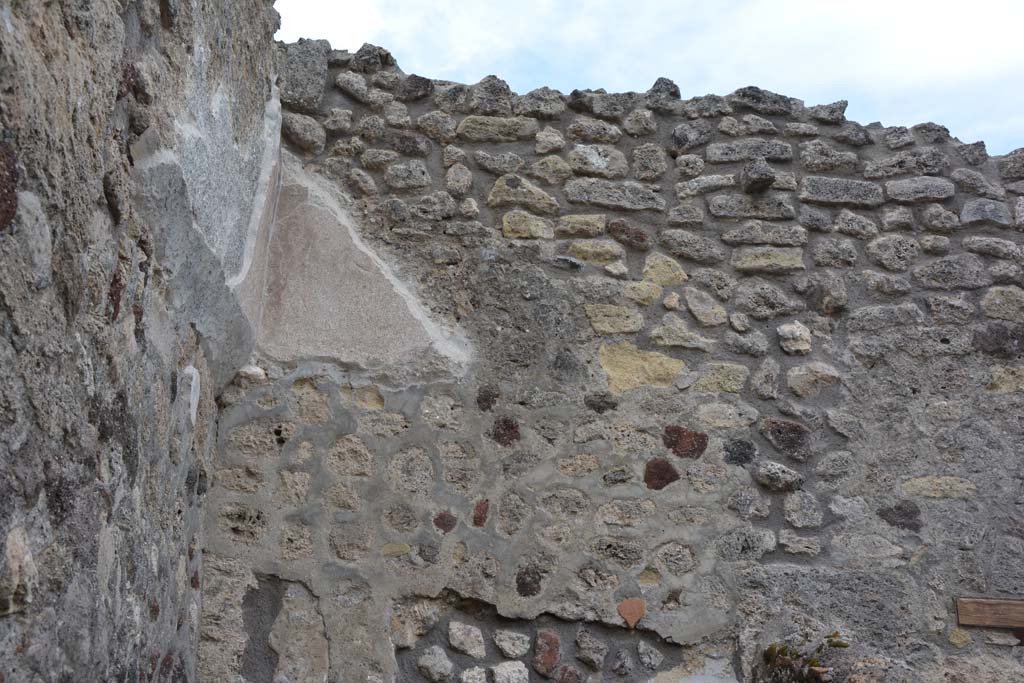 IX.5.8 Pompeii. May 2017. Upper south wall.
Foto Christian Beck, ERC Grant 681269 D�COR.
