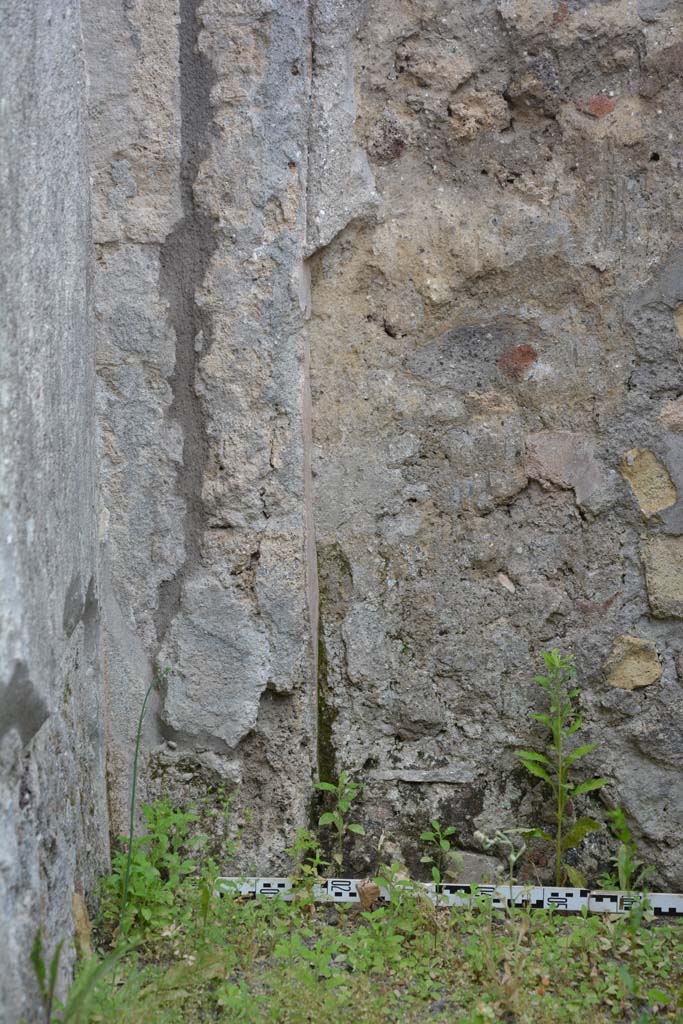 IX.5.8 Pompeii. May 2017. Lower south wall in south-east corner.
Foto Christian Beck, ERC Grant 681269 D�COR.

