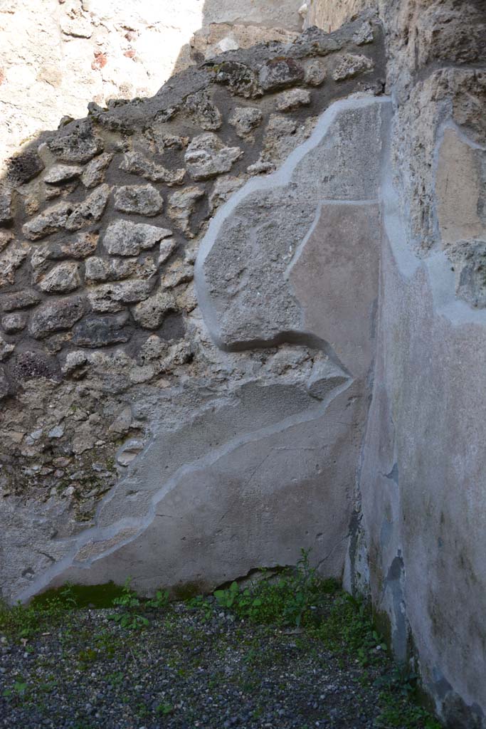 IX.5.8, Pompeii. March 2017. East wall in south-east corner of rear room. 
Foto Christian Beck, ERC Grant 681269 D�COR.
