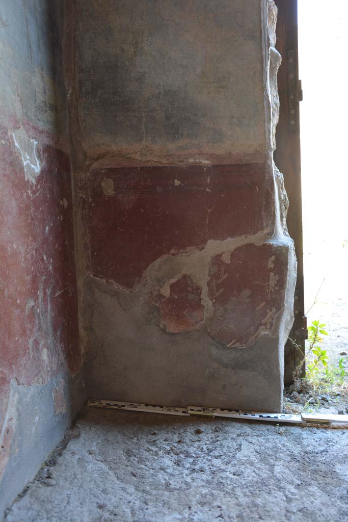 IX.5.9 Pompeii. May 2017. 
Room �l (L)�, looking towards lower east wall in north-east corner.
Foto Christian Beck, ERC Grant 681269 D�COR.
