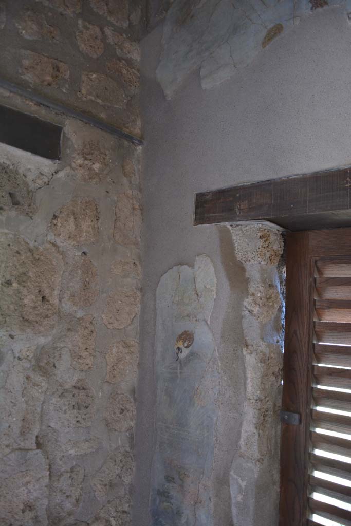 IX.5.9 Pompeii. May 2017. Room �l (L)�, south-east corner.
Foto Christian Beck, ERC Grant 681269 D�COR.

