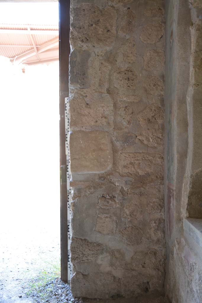 IX.5.9 Pompeii. May 2017. Room �l (L)�, east wall in south-eats corner. 
Foto Christian Beck, ERC Grant 681269 D�COR.

