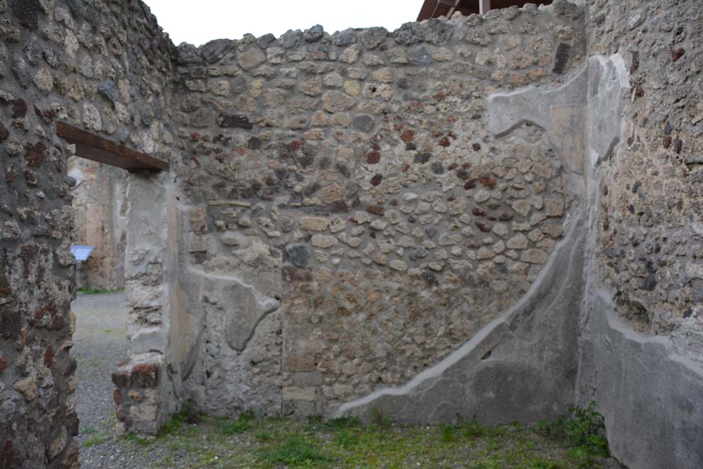 IX.5.9 Pompeii. March 2017. Room m, looking towards north-west corner with doorway to east portico, and north wall.
Foto Christian Beck, ERC Grant 681269 D�COR.
