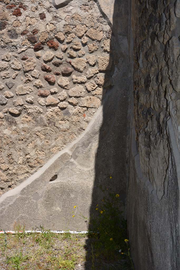 IX.5.9 Pompeii. May 2017. Room �m�, north wall in north-east corner.
Foto Christian Beck, ERC Grant 681269 D�COR.

