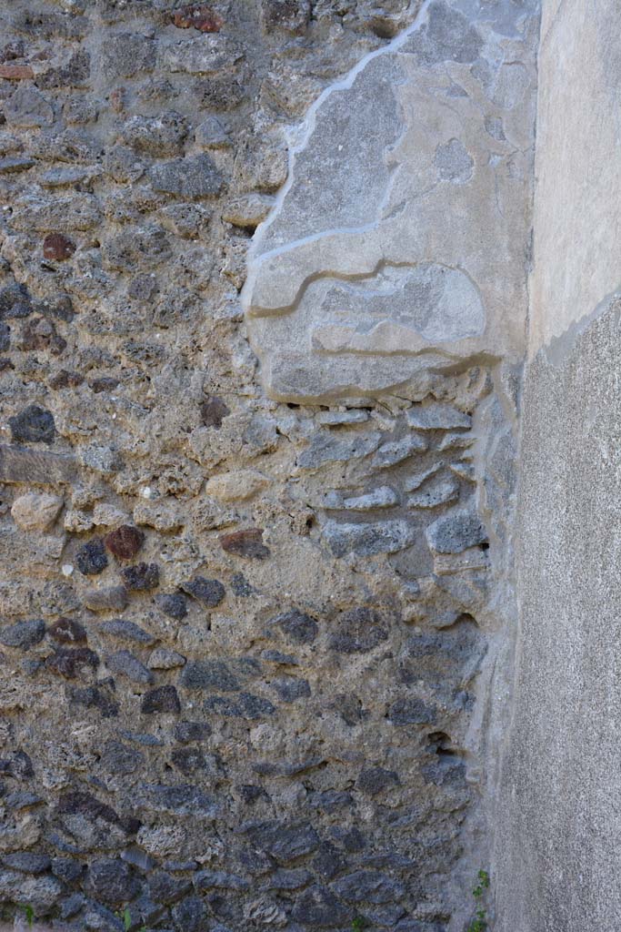 IX.5.9 Pompeii. May 2017. Room �m�, upper east wall in south-east corner.
Foto Christian Beck, ERC Grant 681269 D�COR.
