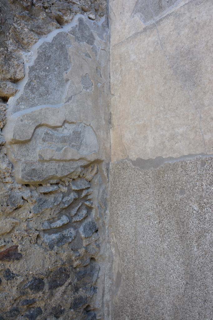 IX.5.9 Pompeii. May 2017. Room �m�, upper south-east corner.
Foto Christian Beck, ERC Grant 681269 D�COR.
