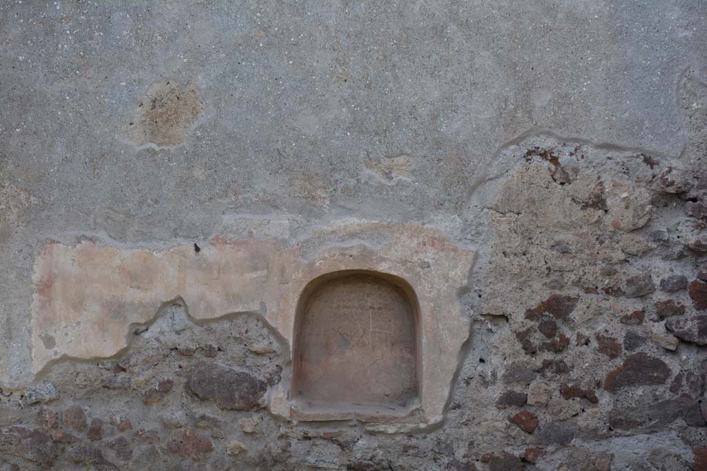 IX.5.9 Pompeii. May 2017. Room �n�, niche on north wall.
Foto Christian Beck, ERC Grant 681269 D�COR.
