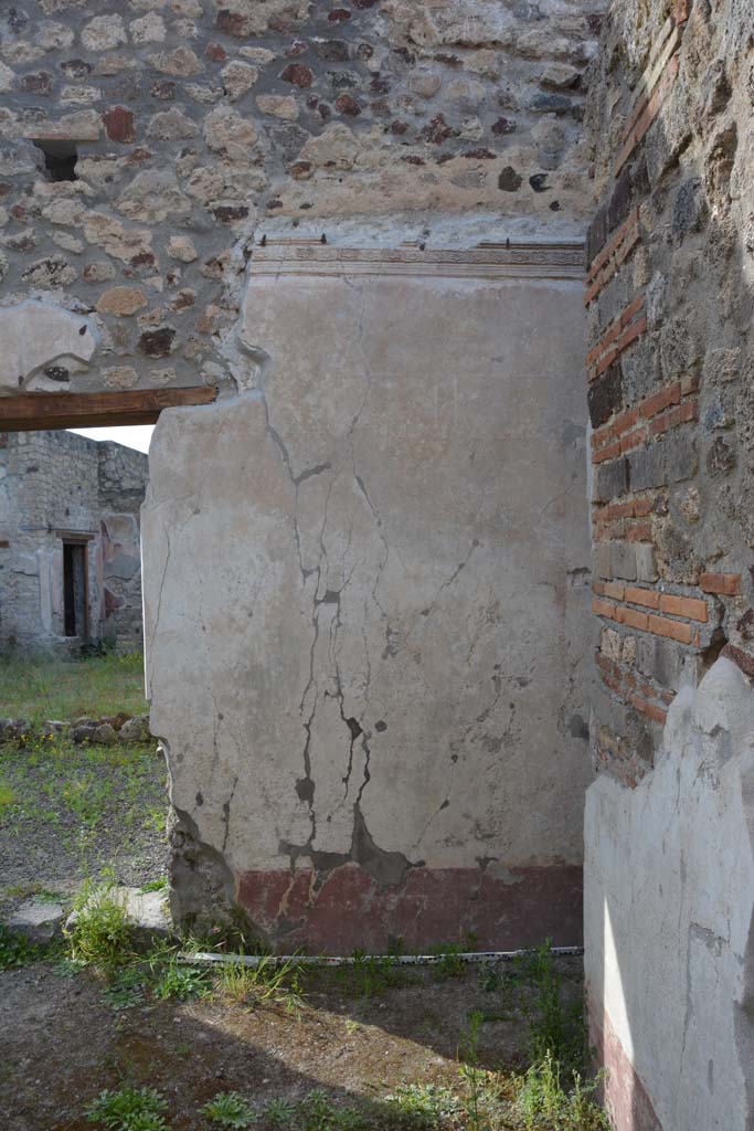 IX.5.9 Pompeii. May 2017. Room “o”, north wall at east side of doorway to peristyle.
Foto Christian Beck, ERC Grant 681269 DÉCOR.