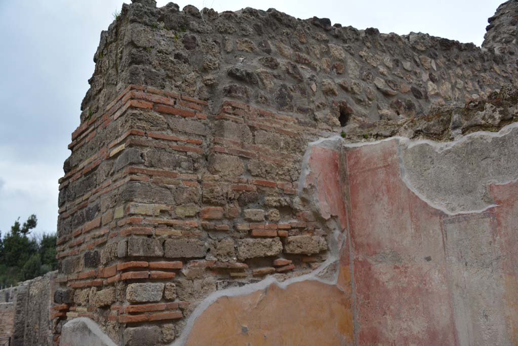 IX.5.9 Pompeii. March 2017. Room �p�, upper north-east corner with painted decoration.
Foto Christian Beck, ERC Grant 681269 D�COR.


