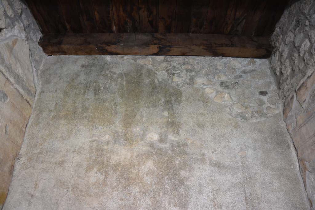 IX.5.9 Pompeii. May 2017. Room �e�, upper west wall. 
Foto Christian Beck, ERC Grant 681269 D�COR.
