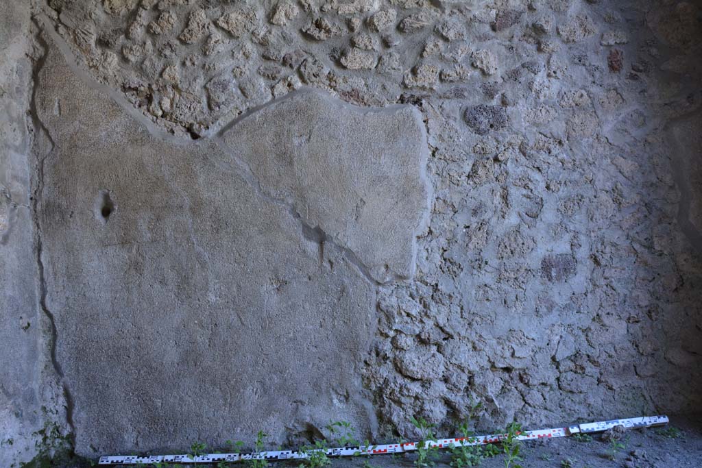 IX.5.9 Pompeii. May 2017. Room �e�, looking towards lower north wall at west end.
Foto Christian Beck, ERC Grant 681269 D�COR.

