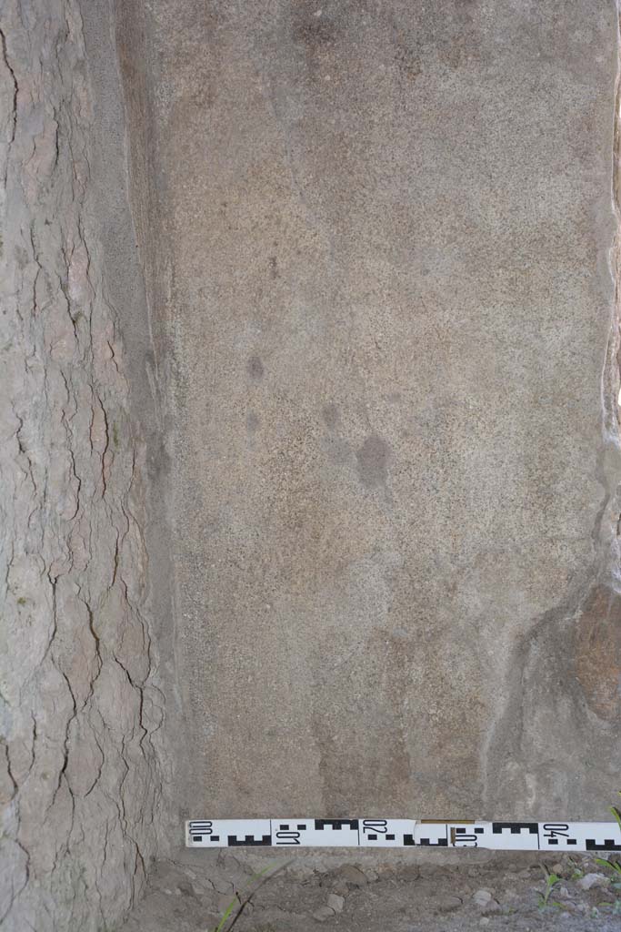 IX.5.9 Pompeii. May 2017. Room �e�, lower east wall at north end. 
Foto Christian Beck, ERC Grant 681269 D�COR.

