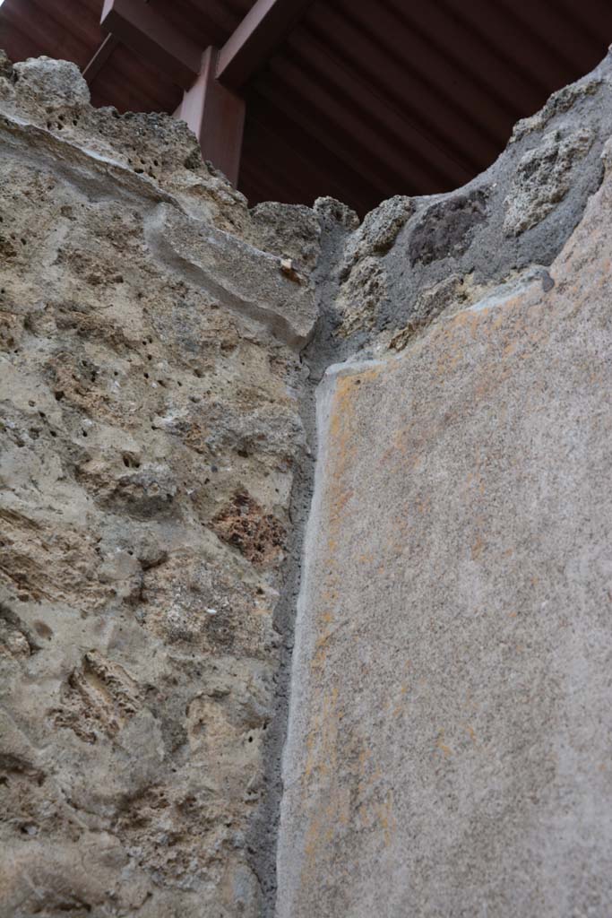 IX.5.9 Pompeii. March 2017. Room �h�, upper north-east corner.
Foto Christian Beck, ERC Grant 681269 D�COR.
