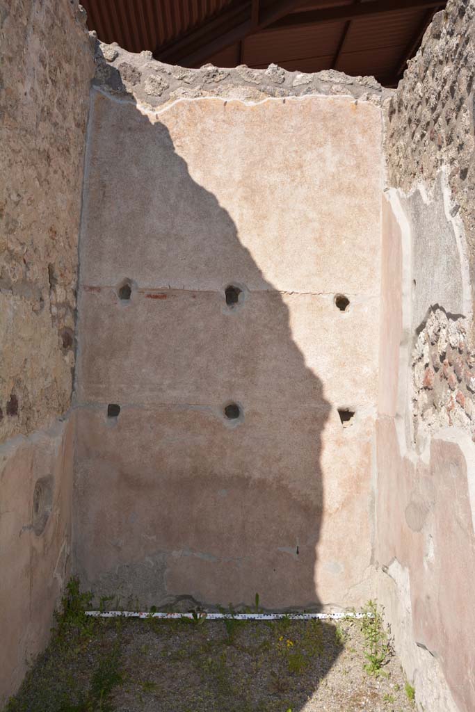IX.5.9 Pompeii. May 2017. Room �h�, looking towards east wall.
Foto Christian Beck, ERC Grant 681269 D�COR.
