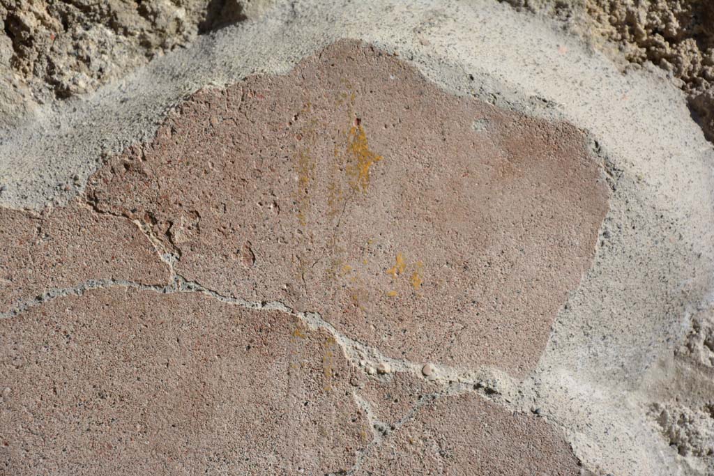 IX.5.9 Pompeii. May 2017. Room �h�, detail of remaining yellow painted decoration from lower south wall towards west end.
Foto Christian Beck, ERC Grant 681269 D�COR.
