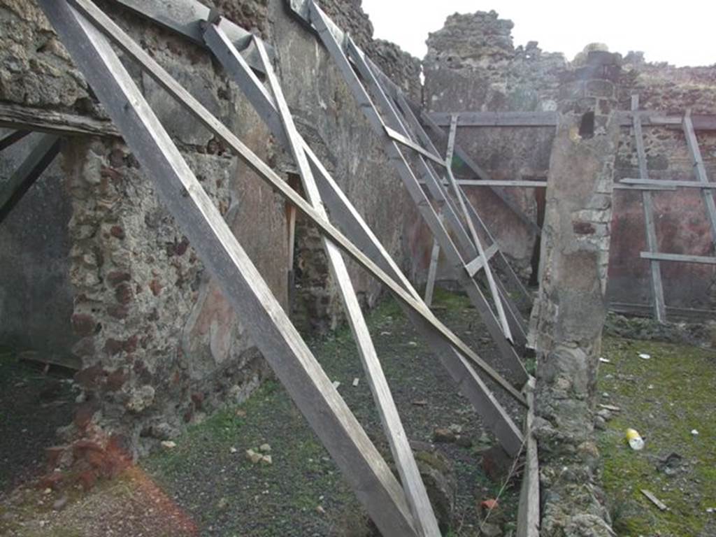 IX.5.9 Pompeii. December 2007.
Room “i”, peristyle looking south from entrance of room “m” towards doorways to rooms “n” and “o”.