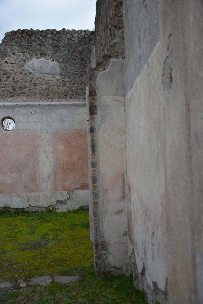 IX.5.9 Pompeii. March 2017. 
Room �i�, looking south towards pilaster on west side of doorway to room �p�.
Foto Christian Beck, ERC Grant 681269 D�COR.
