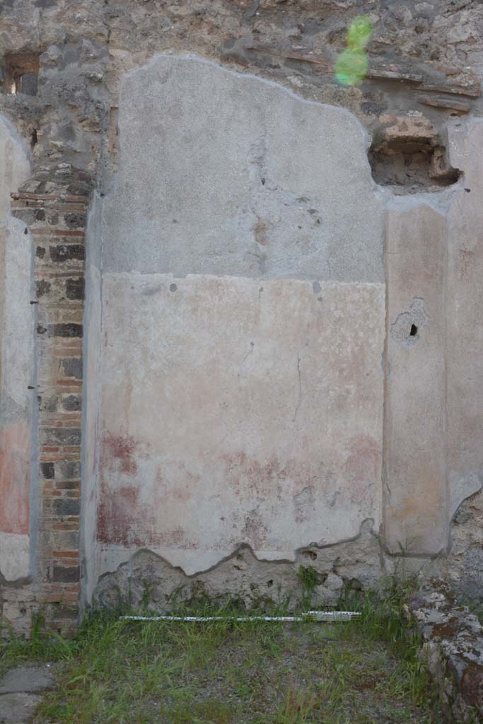 IX.5.9 Pompeii. May 2017. Room �i�, looking towards west wall of south portico.
Foto Christian Beck, ERC Grant 681269 D�COR.
