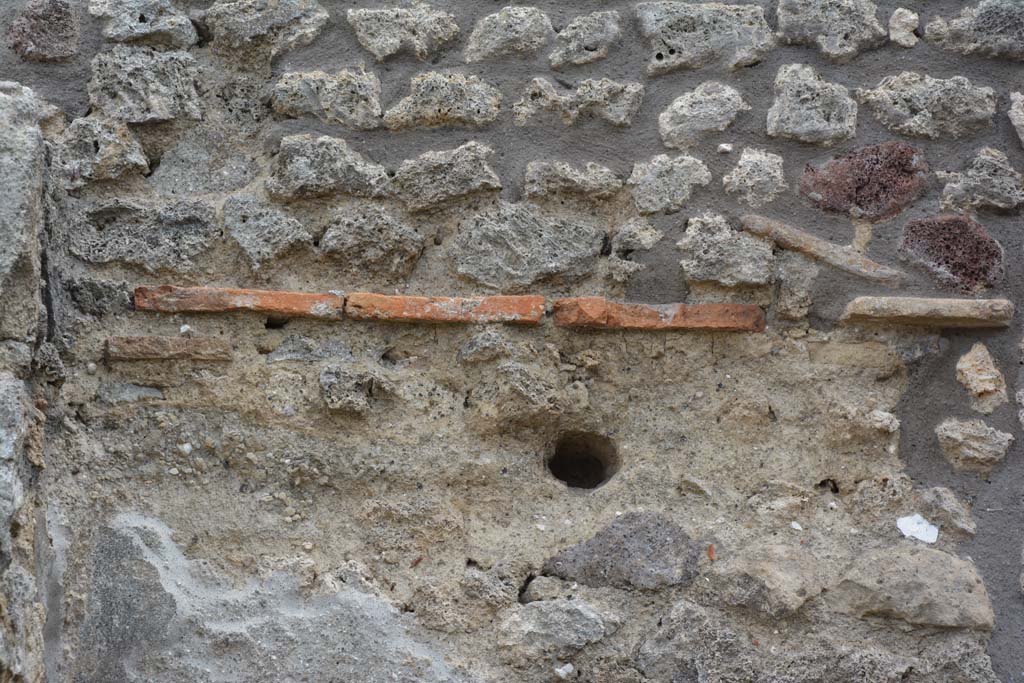 IX.5.10 Pompeii. May 2017. Detail from east wall at north end.
Foto Christian Beck, ERC Grant 681269 D�COR.
