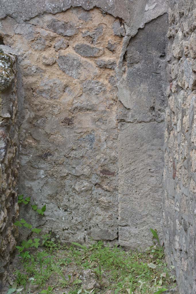 IX.5.10 Pompeii. May 2017. South wall of latrine. 
Foto Christian Beck, ERC Grant 681269 D�COR.
