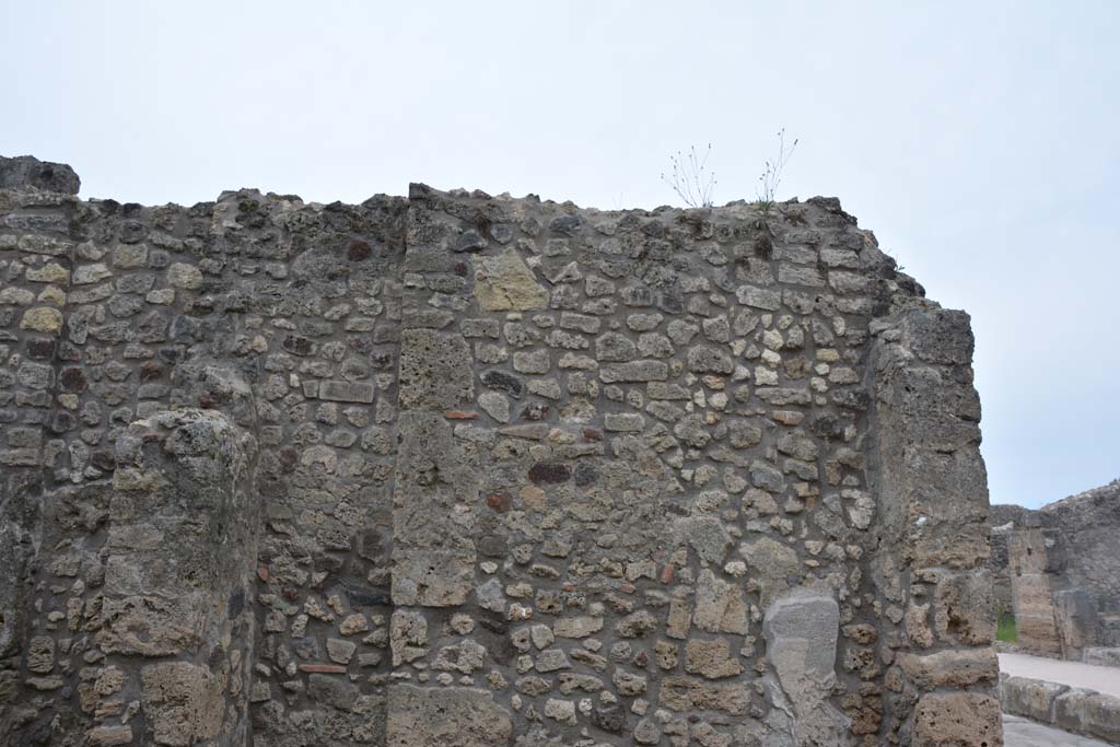 IX.5.10 Pompeii. May 2017. Upper west wall of shop-room at north end.
Foto Christian Beck, ERC Grant 681269 D�COR.
