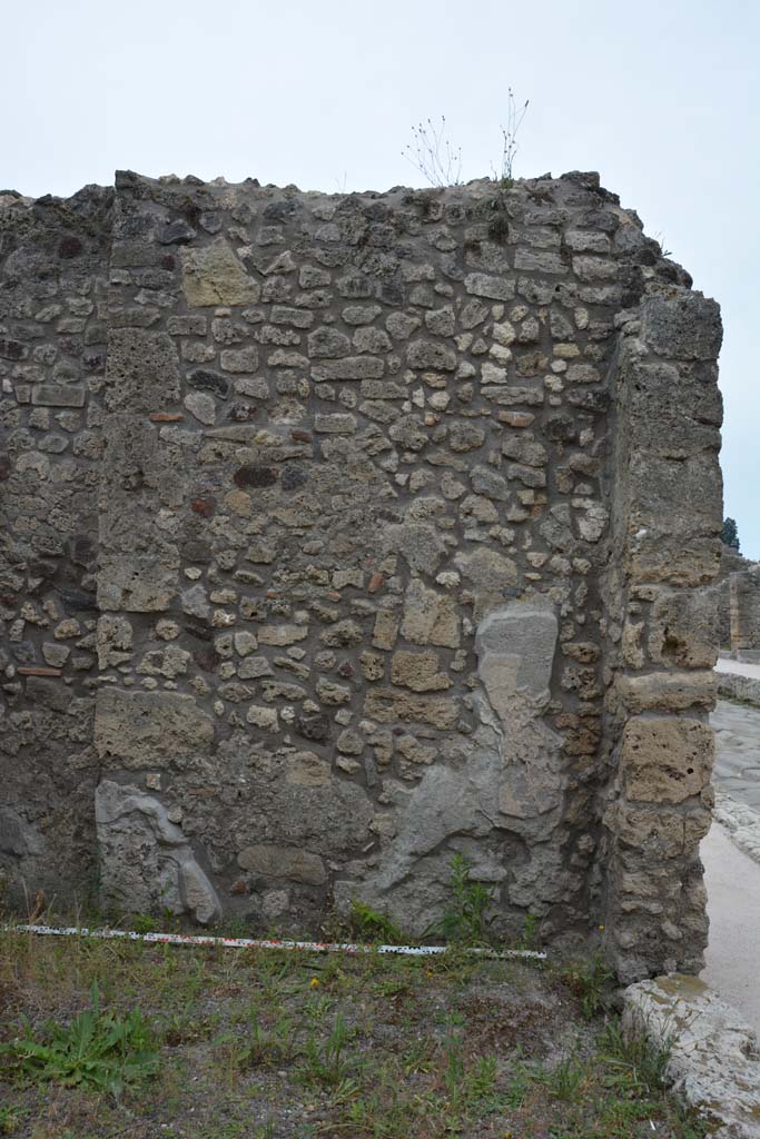 IX.5.10 Pompeii. May 2017. Looking towards west wall at north end of shop-room.
Foto Christian Beck, ERC Grant 681269 D�COR.

