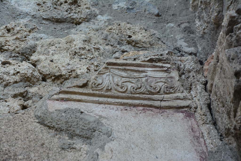IX.5.11 Pompeii. March 2017. Room k, detail of stucco frieze on upper east wall at south end.
Foto Christian Beck, ERC Grant 681269 D�COR.
