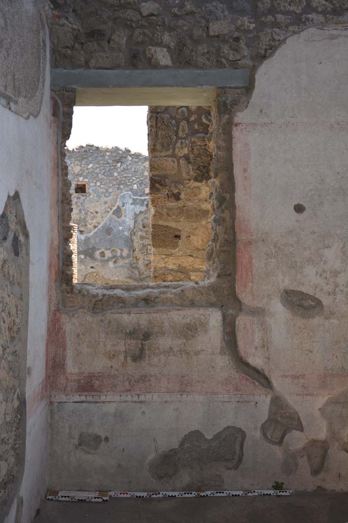 IX.5.11 Pompeii. May 2017. Room k, window on south wall at east end. 
Foto Christian Beck, ERC Grant 681269 D�COR.
