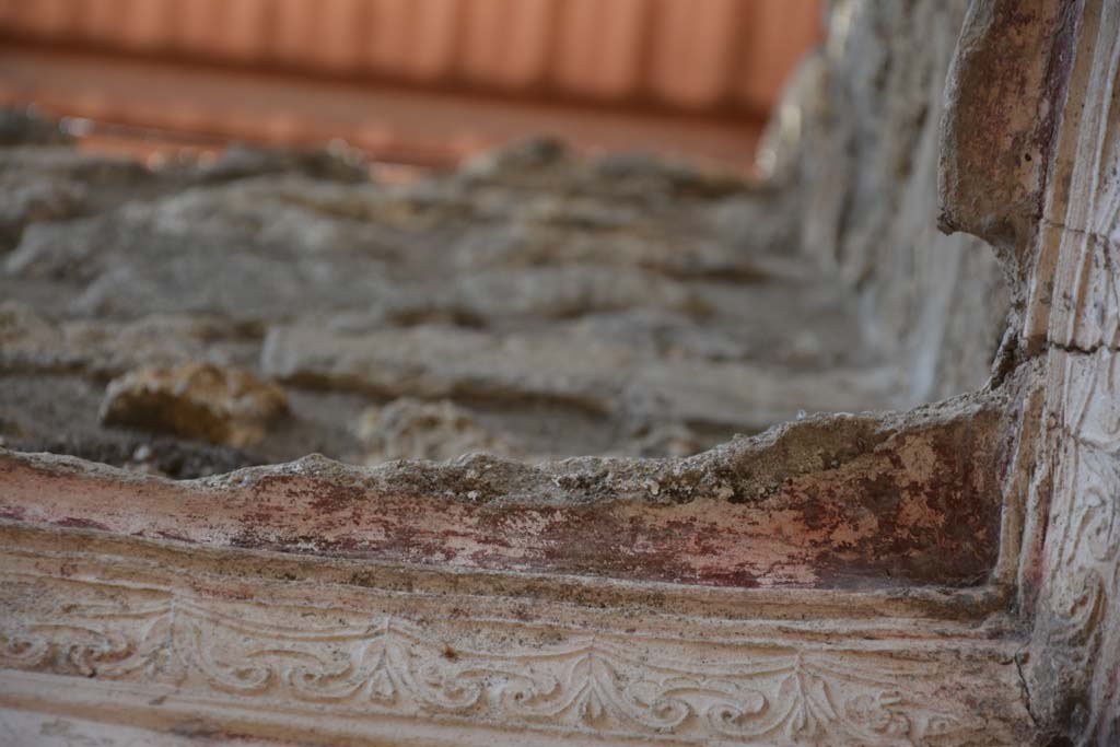 IX.5.11 Pompeii. May 2017. Room k, detail of cornice and part of ceiling in north-west corner. 
Foto Christian Beck, ERC Grant 681269 D�COR.
