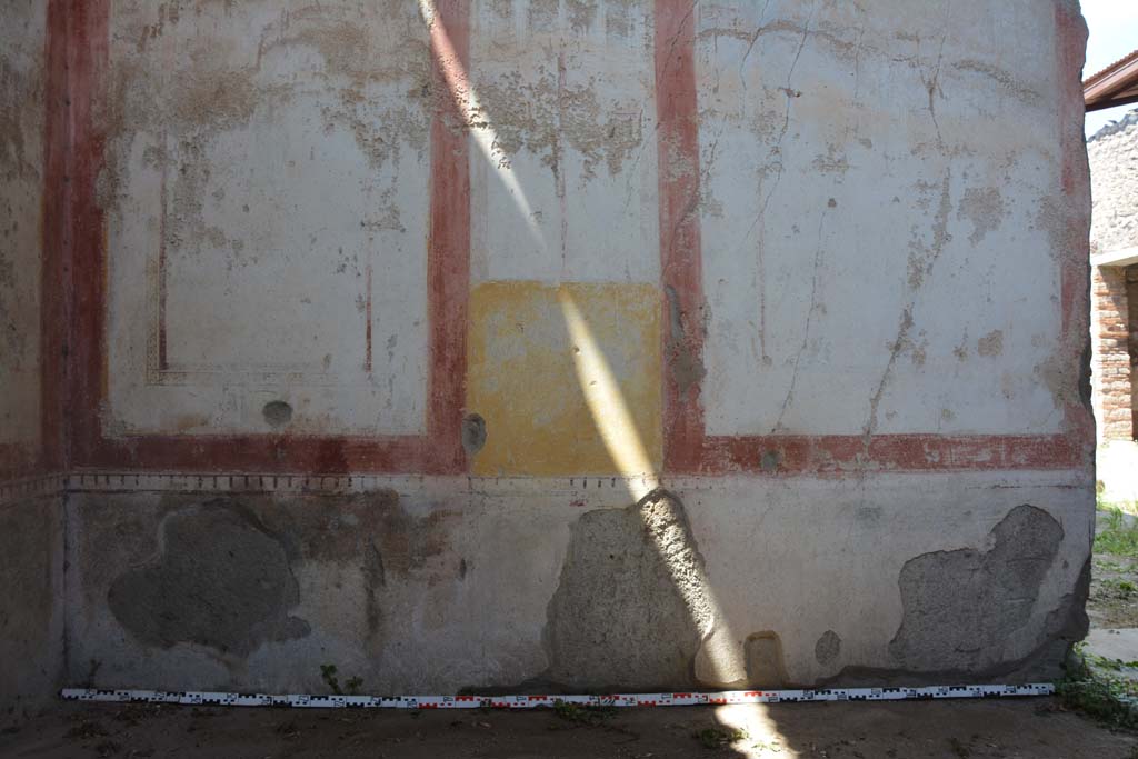 IX.5.11 Pompeii. May 2017. Room k, looking towards north wall with doorway to atrium b, on right.
Foto Christian Beck, ERC Grant 681269 D�COR.
