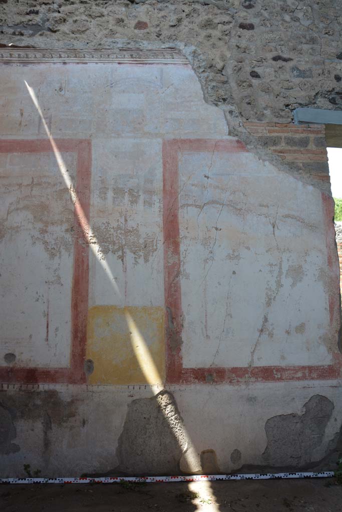 IX.5.11 Pompeii. May 2017. 
Room k, centre panel and panel on west side of doorway on north wall.
Foto Christian Beck, ERC Grant 681269 D�COR.
