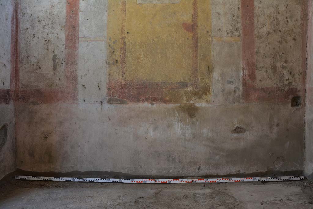 IX.5.11 Pompeii. May 2017. Room f, lower south wall.
Foto Christian Beck, ERC Grant 681269 D�COR.
