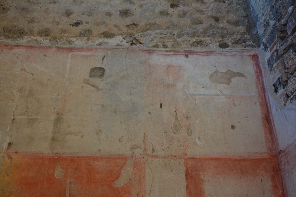 IX.5.11 Pompeii. May 2017. Room f, upper north wall towards north-east corner.
Foto Christian Beck, ERC Grant 681269 D�COR.
