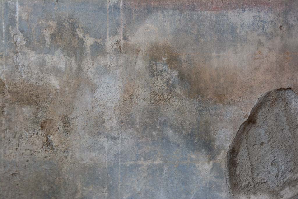 IX.5.11 Pompeii. March 2017. Room e, painted decoration on west side of zoccolo on lower south wall.  
Foto Christian Beck, ERC Grant 681269 D�COR.
