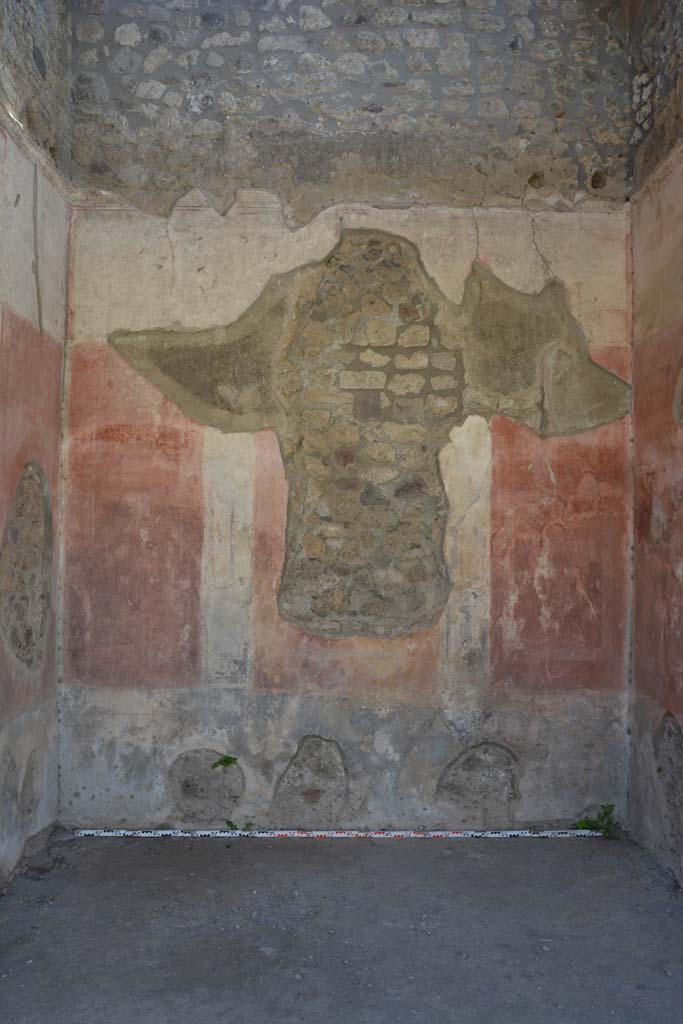 IX.5.11 Pompeii. May 2017. Room e, west wall. 
Foto Christian Beck, ERC Grant 681269 D�COR.

