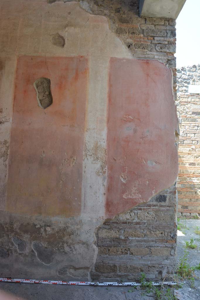 IX.5.11 Pompeii. May 2017. Room e, looking towards north wall at east end. 
Foto Christian Beck, ERC Grant 681269 D�COR.


