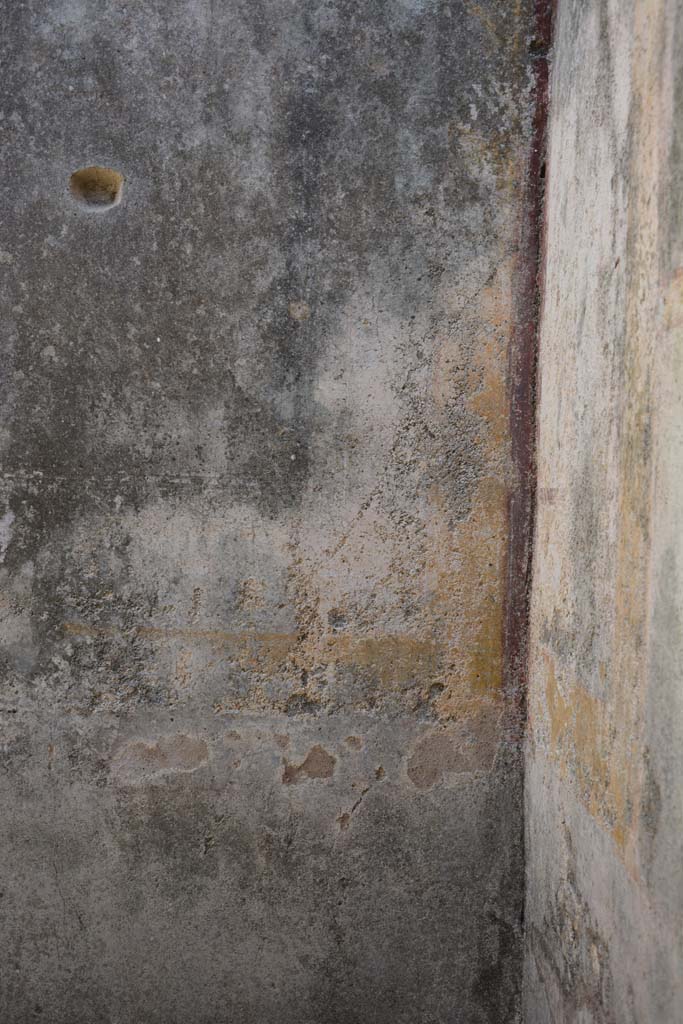 IX.5.11 Pompeii. May 2017. Room d, detail from east wall in south-east corner.
Foto Christian Beck, ERC Grant 681269 D�COR.
