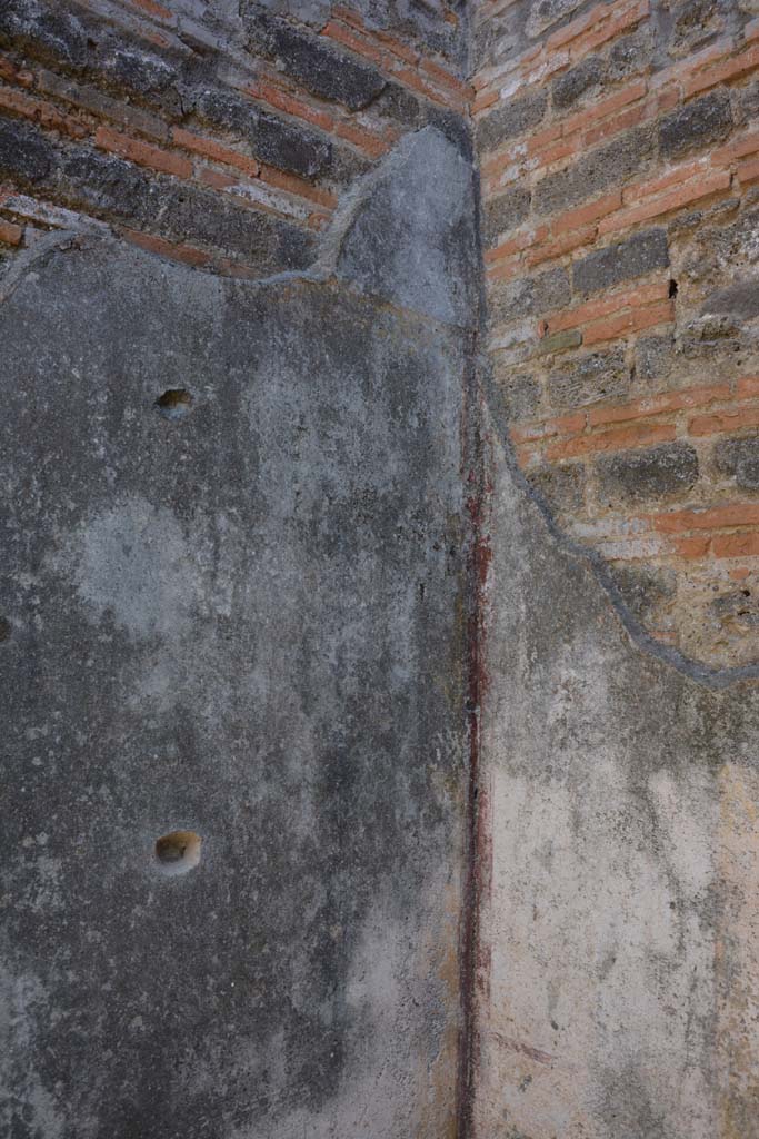 IX.5.11 Pompeii. May 2017. Room d, south-east corner.
Foto Christian Beck, ERC Grant 681269 D�COR.
