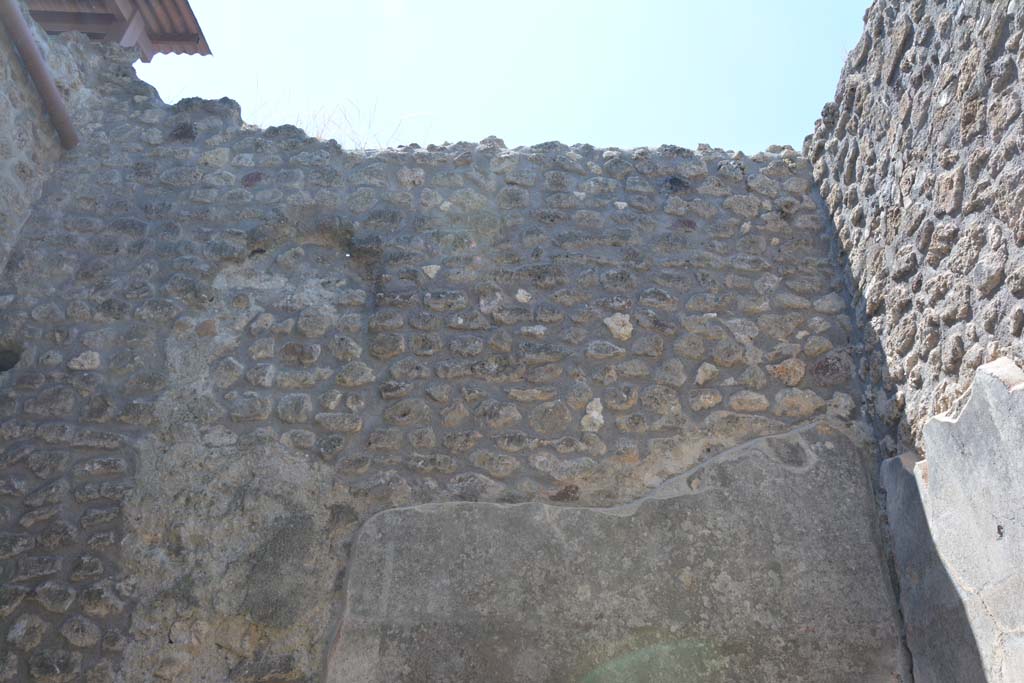 IX.5.11 Pompeii. May 2017. Room d, upper west wall. 
Foto Christian Beck, ERC Grant 681269 D�COR.
