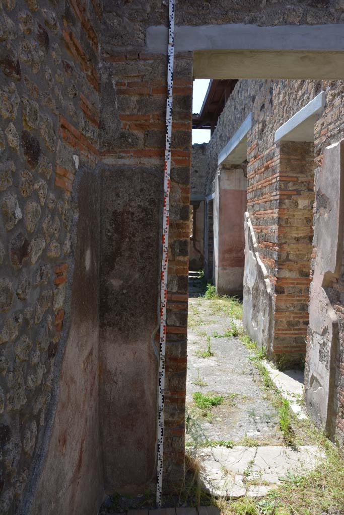 IX.5.11 Pompeii. May 2017. 
Room c, looking towards south wall and east side of doorway to atrium b.   
Foto Christian Beck, ERC Grant 681269 D�COR
