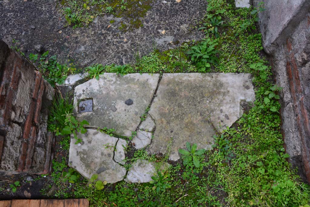 IX.5.11 Pompeii. March 2017. Room c, doorway threshold.       
Foto Christian Beck, ERC Grant 681269 D�COR
