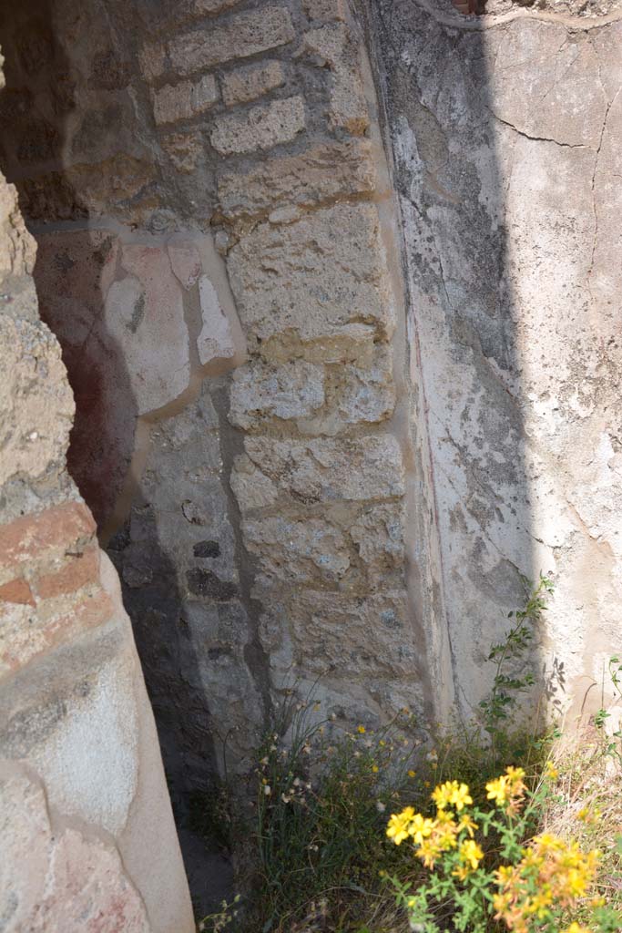 IX.5.11 Pompeii. May 2017. Room m, south end of east wall.
Foto Christian Beck, ERC Grant 681269 D�COR.
