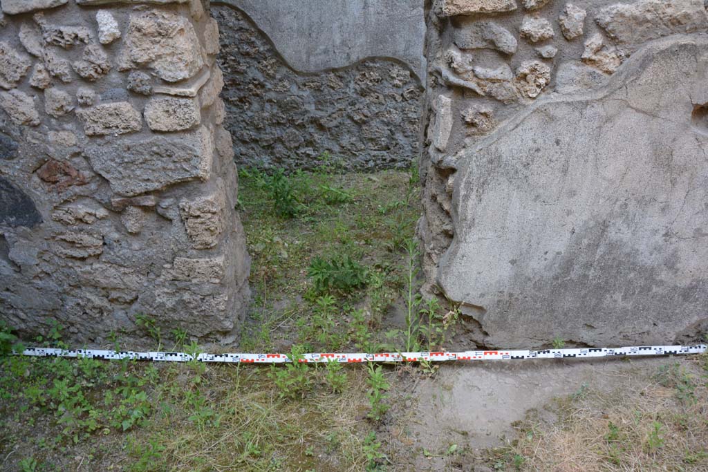 IX.5.11 Pompeii. May 2017. Room o, doorway in north wall to understairs area.
Foto Christian Beck, ERC Grant 681269 D�COR.

