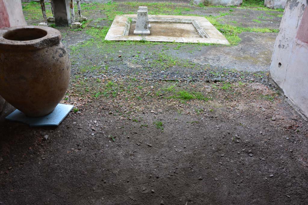 IX.5.11 Pompeii. March 2017. Room h, looking west across flooring towards atrium b.
Foto Christian Beck, ERC Grant 681269 D�COR.


