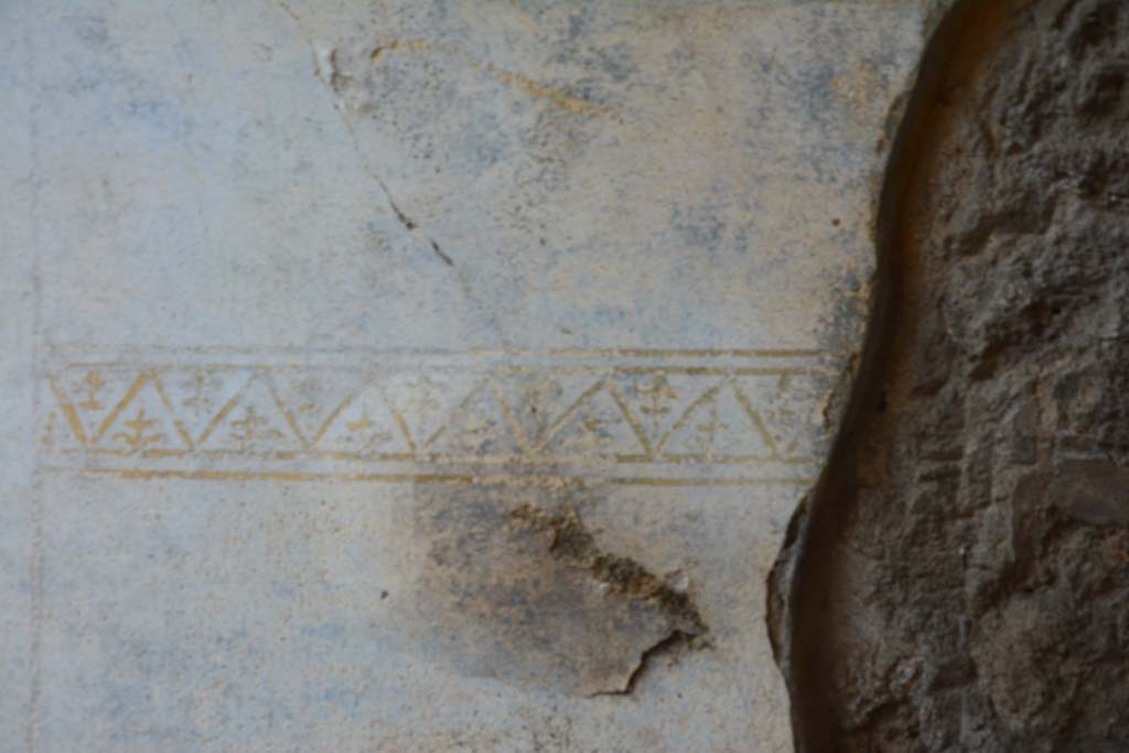 IX.5.11 Pompeii. March 2017. Room h, detail of painted border edging on lower north wall below yellow central panel.
Foto Christian Beck, ERC Grant 681269 D�COR
