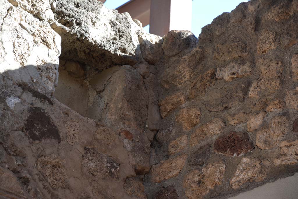 IX.5.11 Pompeii. May 2017. Room h, upper wall in south-west corner.
Foto Christian Beck, ERC Grant 681269 D�COR.

