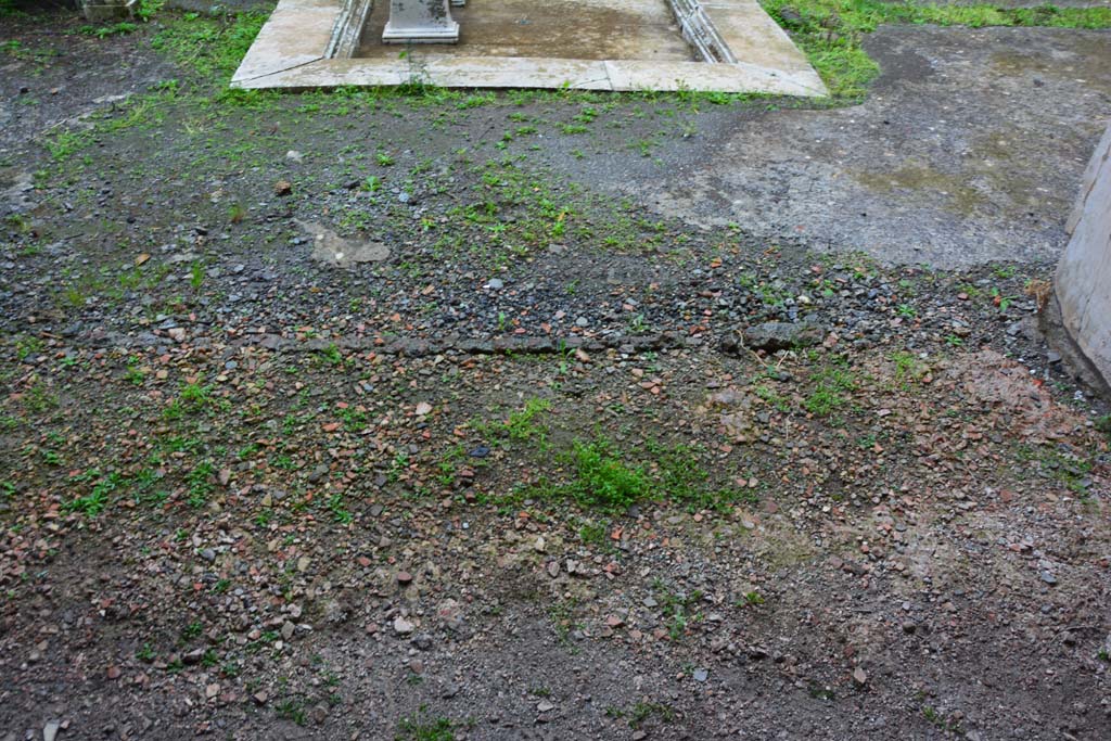 IX.5.11 Pompeii. March 2017. Room h, looking west across flooring towards doorway to atrium b.  
Foto Christian Beck, ERC Grant 681269 D�COR.

