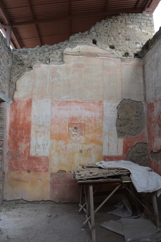 IX.5.11 Pompeii. May 2017. Room i, looking towards north wall of triclinium.
Foto Christian Beck, ERC Grant 681269 D�COR.

