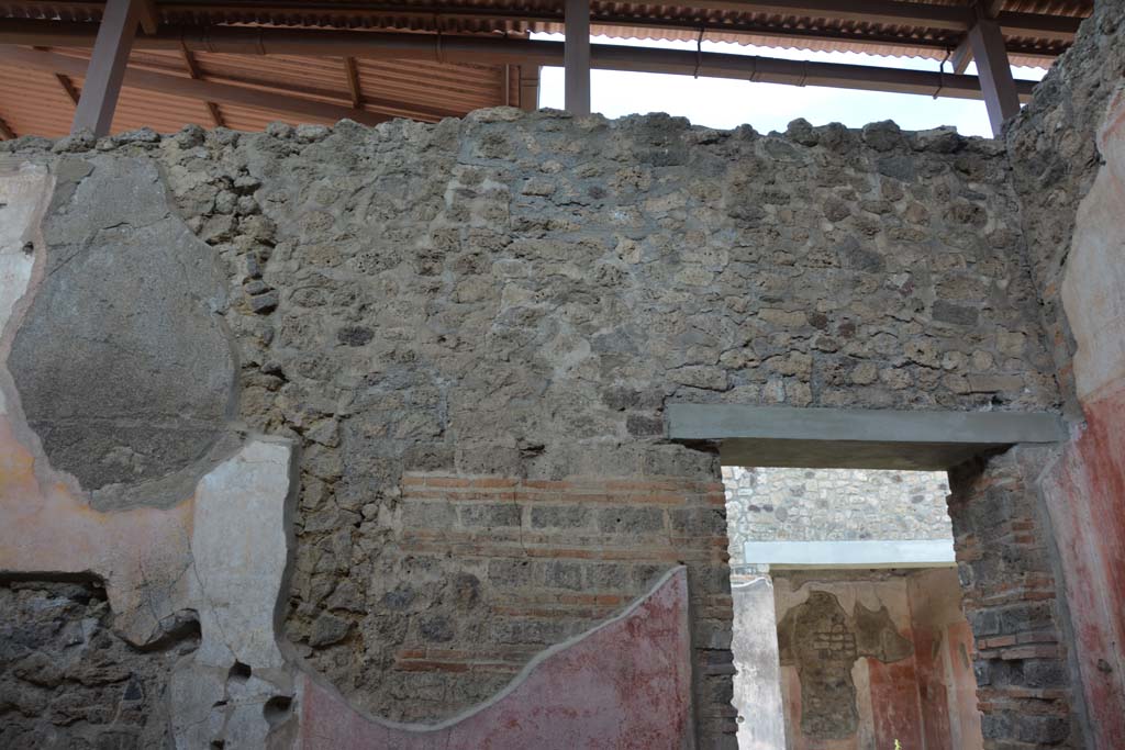 IX.5.11 Pompeii. May 2017. Room i, upper west wall at north end.
Foto Christian Beck, ERC Grant 681269 D�COR.
