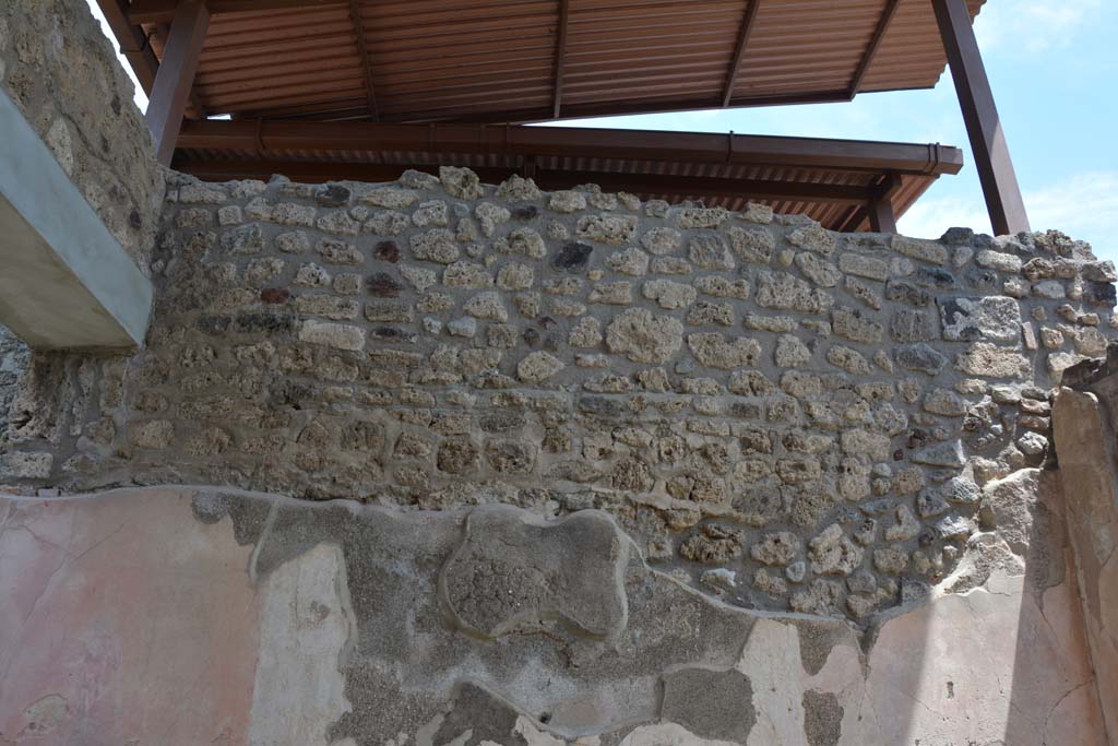 IX.5.11 Pompeii. May 2017. Room l (L), upper east wall.
Foto Christian Beck, ERC Grant 681269 D�COR.

